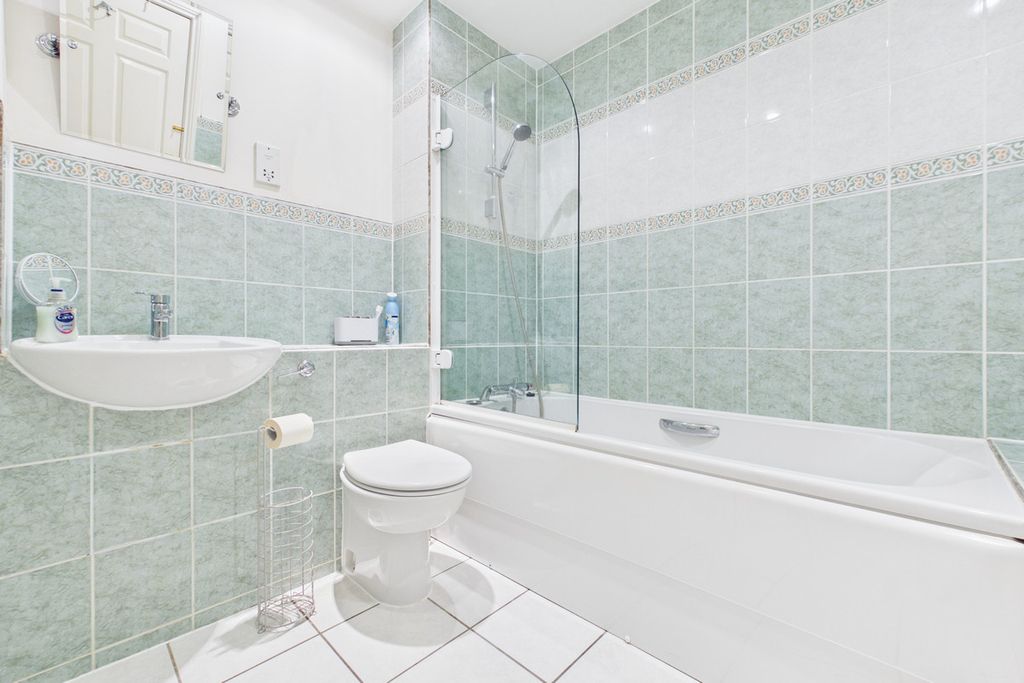 Additional image 12 of 3 bed flat for saleStephenson Wharf, Hemel Hempstead HP3