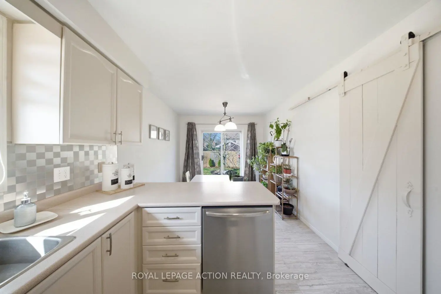 49 King William Street photo 4