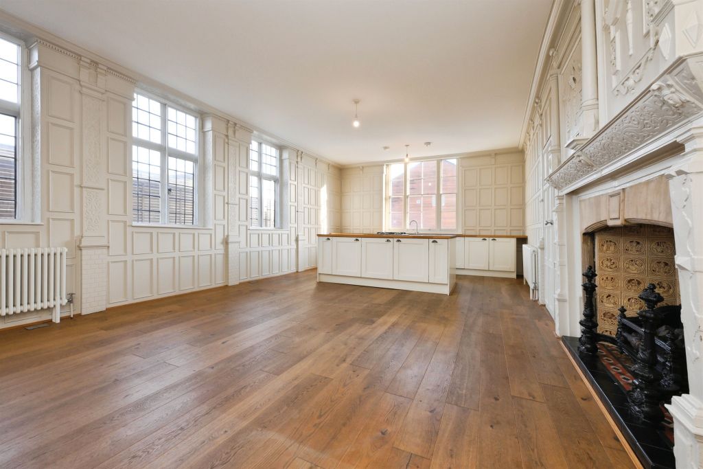 Additional image 5 of 2 bed flat for saleHigh Street, Hoddesdon EN11