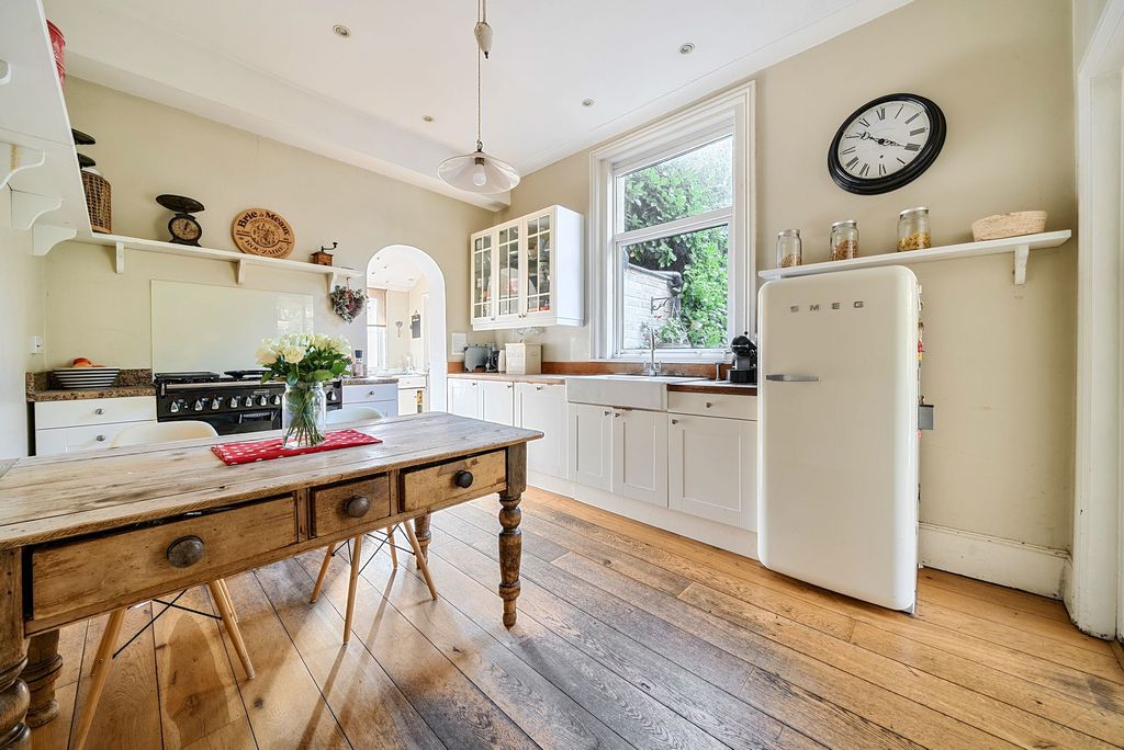 Additional image 9 of 4 bed detached house for saleKnox Road, Havant PO9