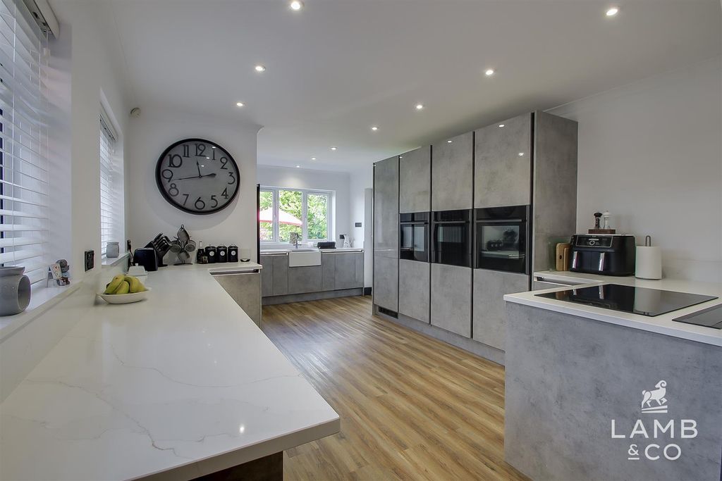 Additional image 8 of 5 bed detached house for saleFronks Road, Dovercourt CO12