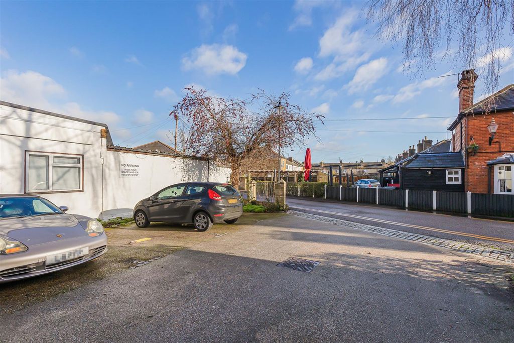 Additional image 23 of 2 bed flat for saleCoopers Court, Hertford, Hertford SG14