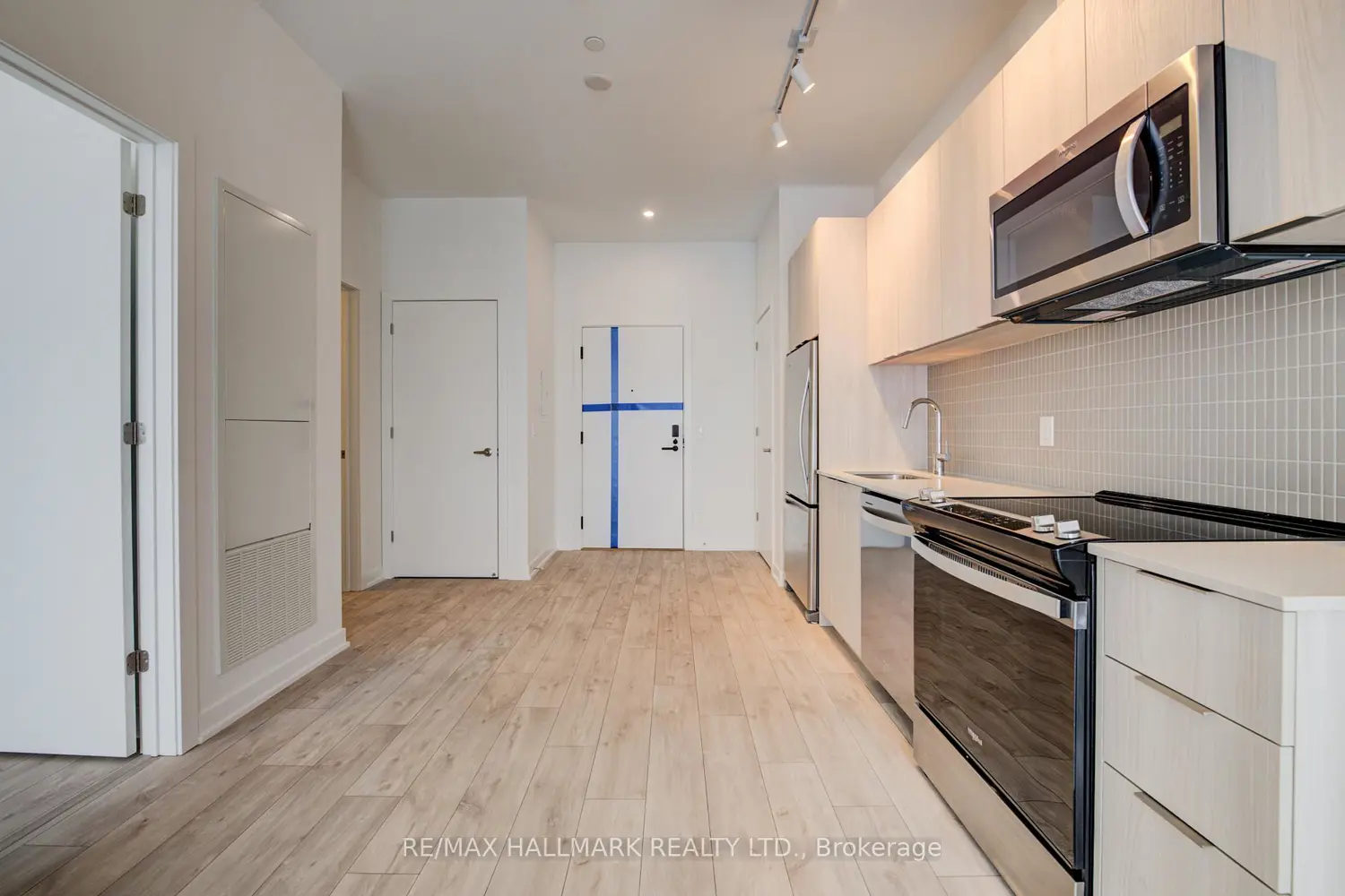 720 Whitlock Avenue 816 photo 3