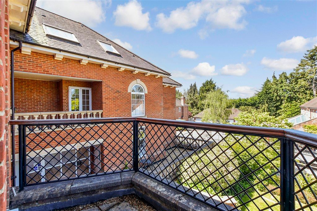 Additional image 11 of 2 bed flat for salePotters Place, Horsham, West Sussex RH12