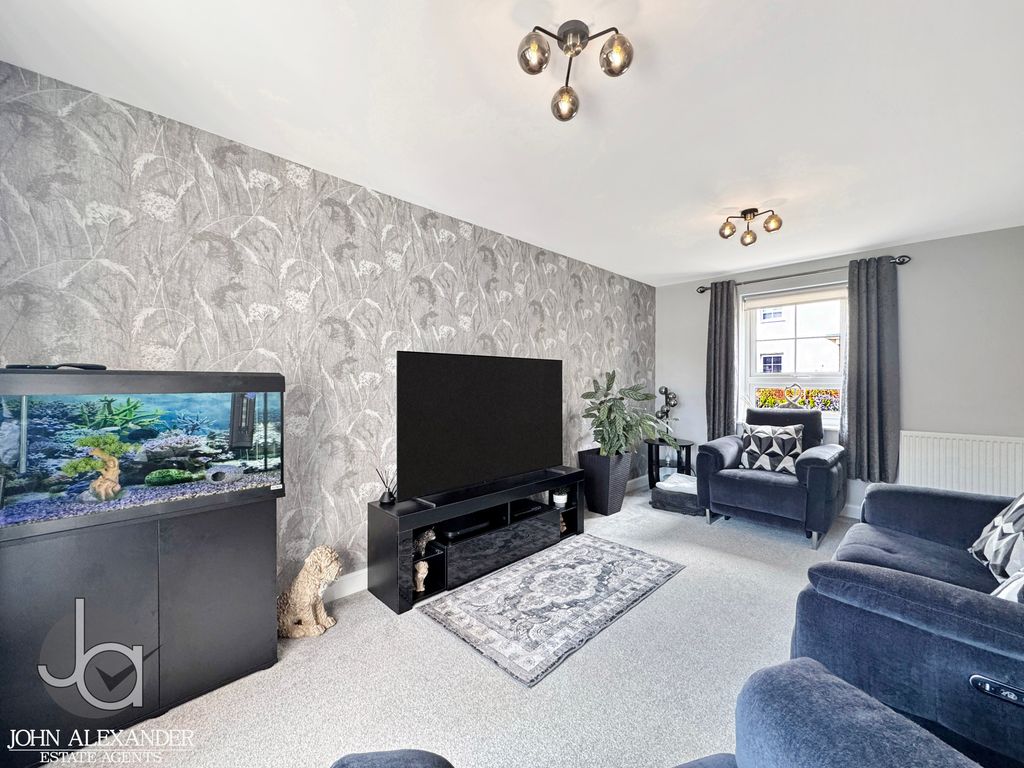 Additional image 3 of 4 bed detached house for salePrimrose Avenue, Dovercourt CO12