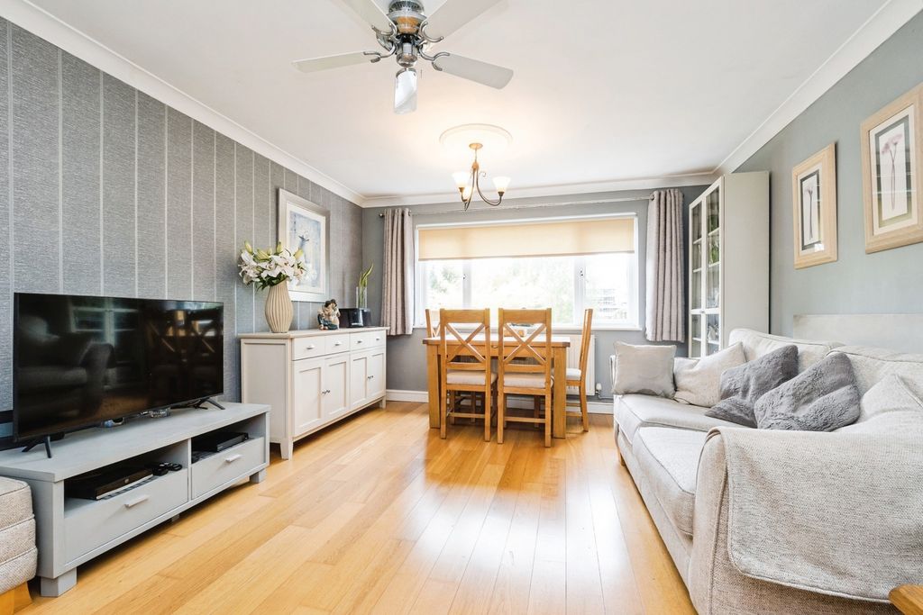 Additional image 5 of 2 bed maisonette for saleHurstlands Close, Hornchurch RM11