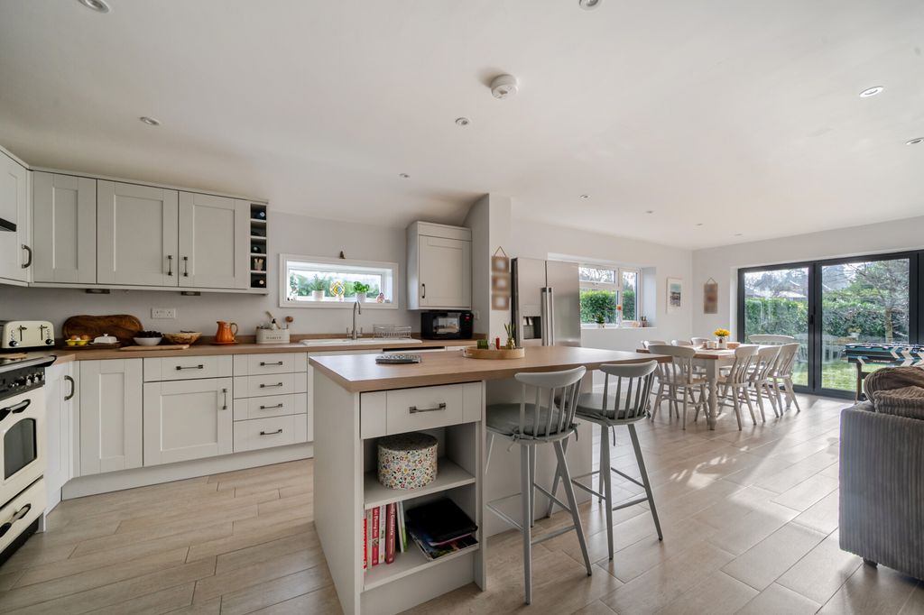 Additional image 2 of 4 bed detached house for saleClovelly Road, Hindhead GU26