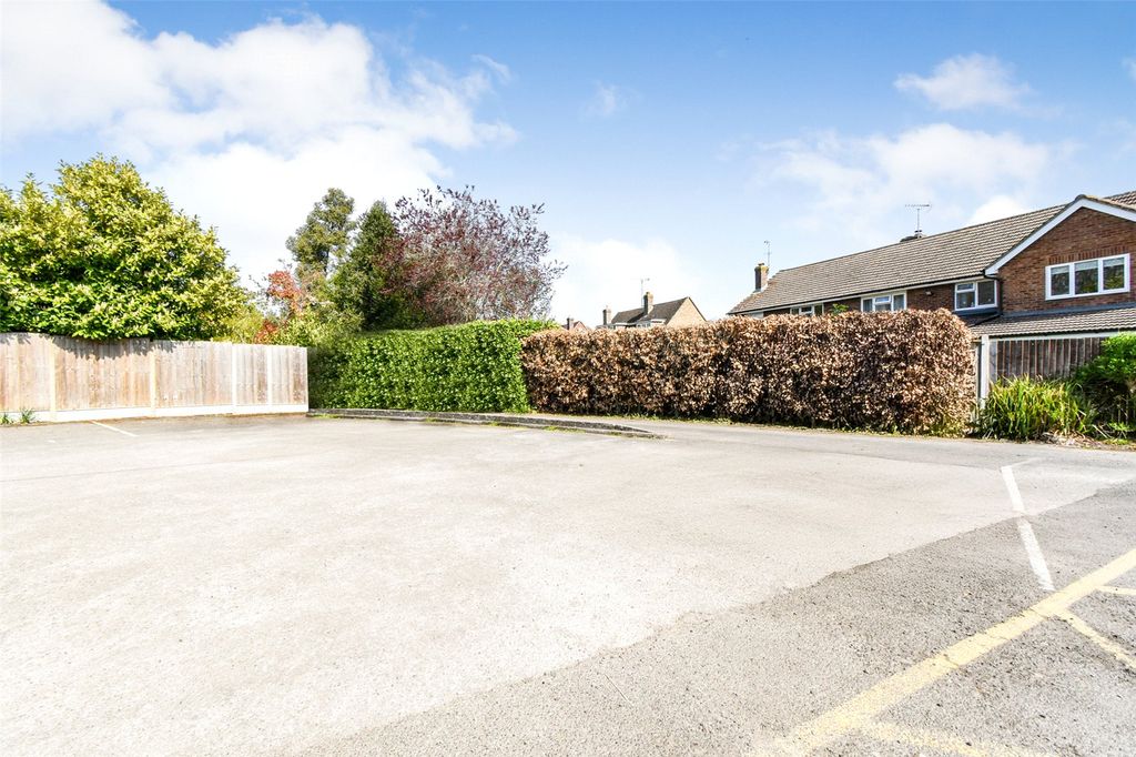 Additional image 9 of 2 bed maisonette for saleElms Road, Hook, Hampshire RG27