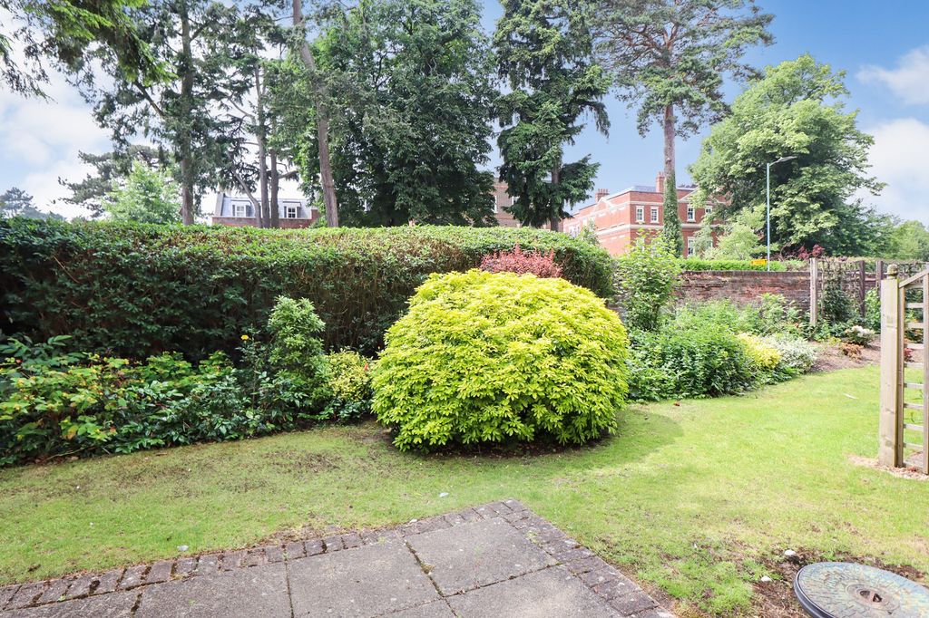 Additional image 8 of 2 bed flat for saleSun Lane, Harpenden AL5