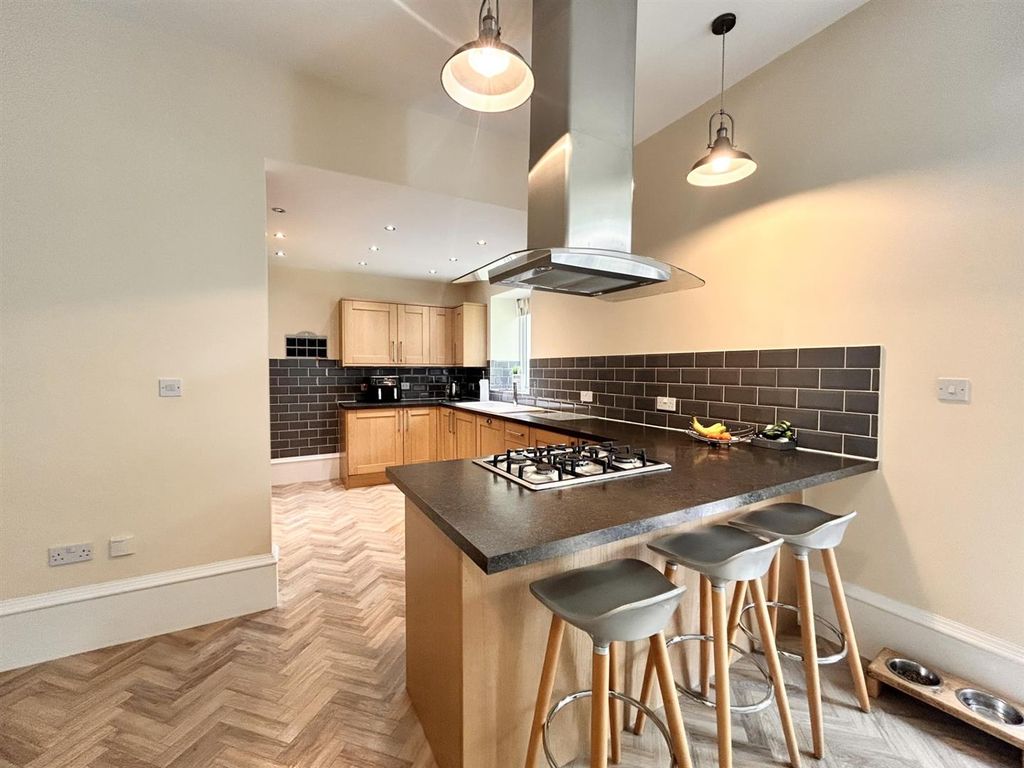 Additional image 8 of 4 bed semi-detached house for saleLinden Road, Halifax HX3