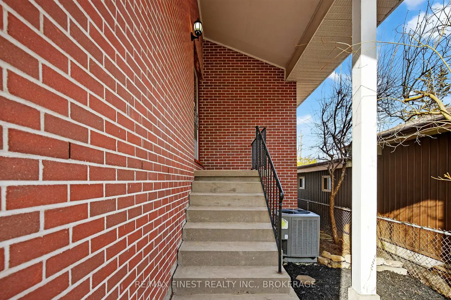 20 Oakridge Avenue photo 2