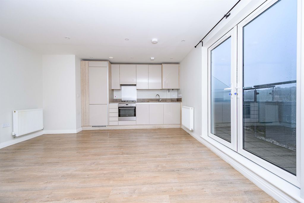 Additional image 5 of 2 bed penthouse for saleEbberns Road, Hemel Hempstead HP3