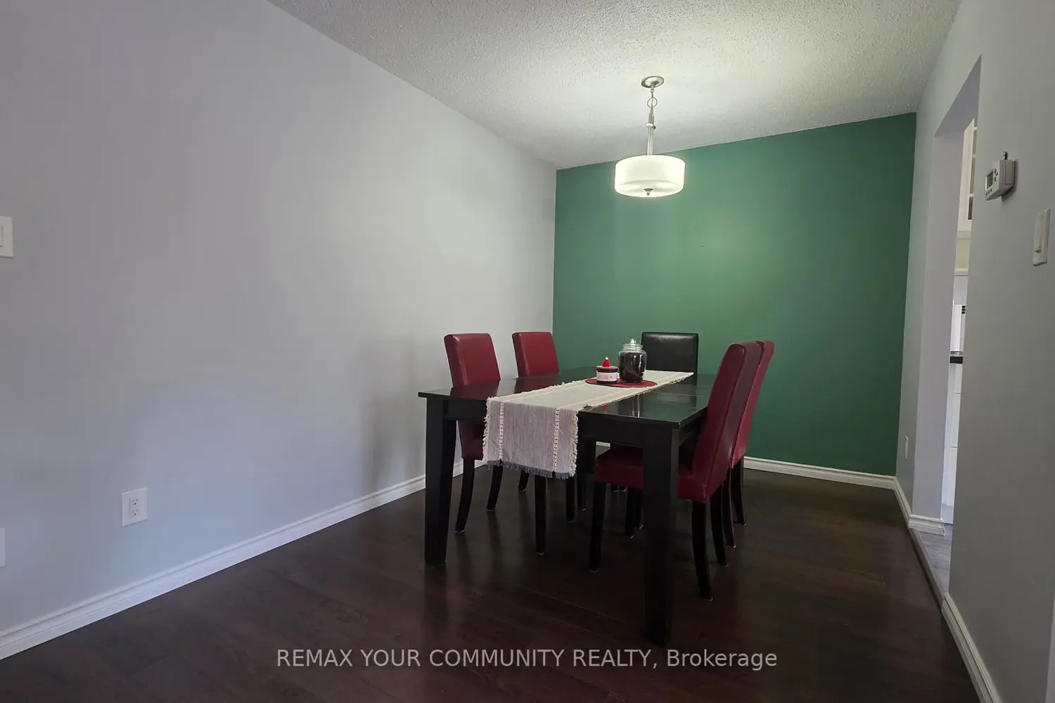 210 Highland Crescent 19 photo 4