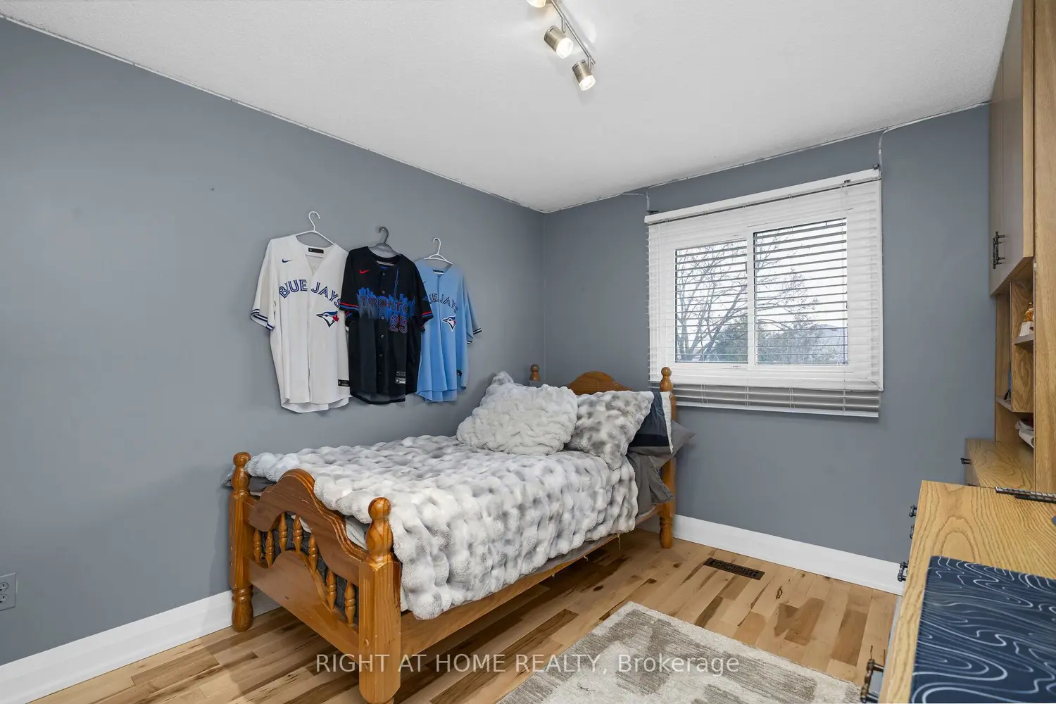 3038 Hillis Court photo 3