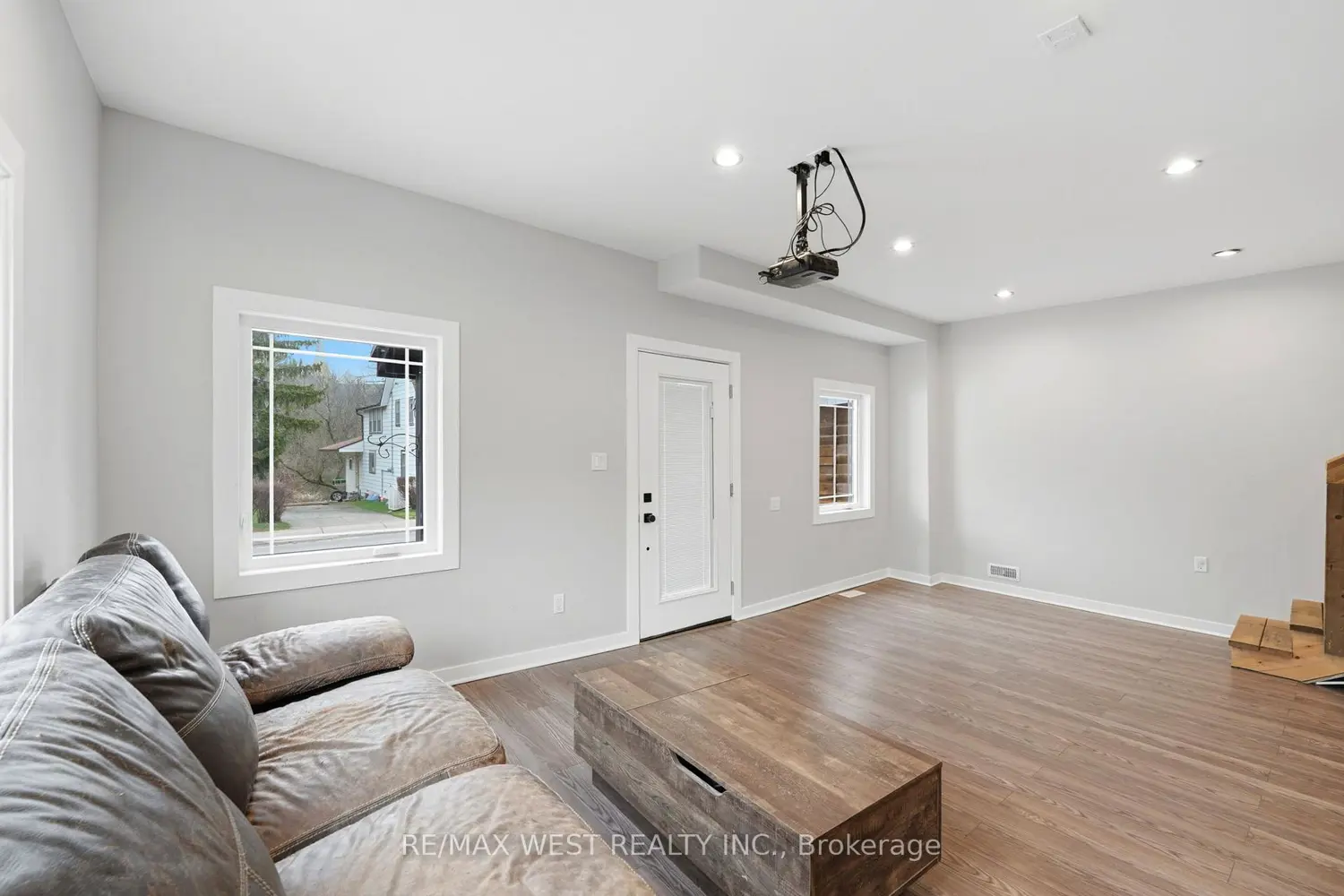94 Mill Street photo 3