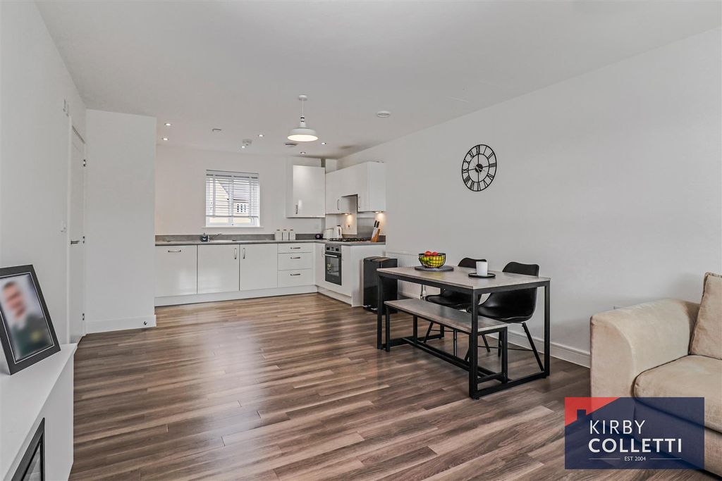 Additional image 5 of 2 bed flat for saleSchofield Way, Hoddesdon EN11