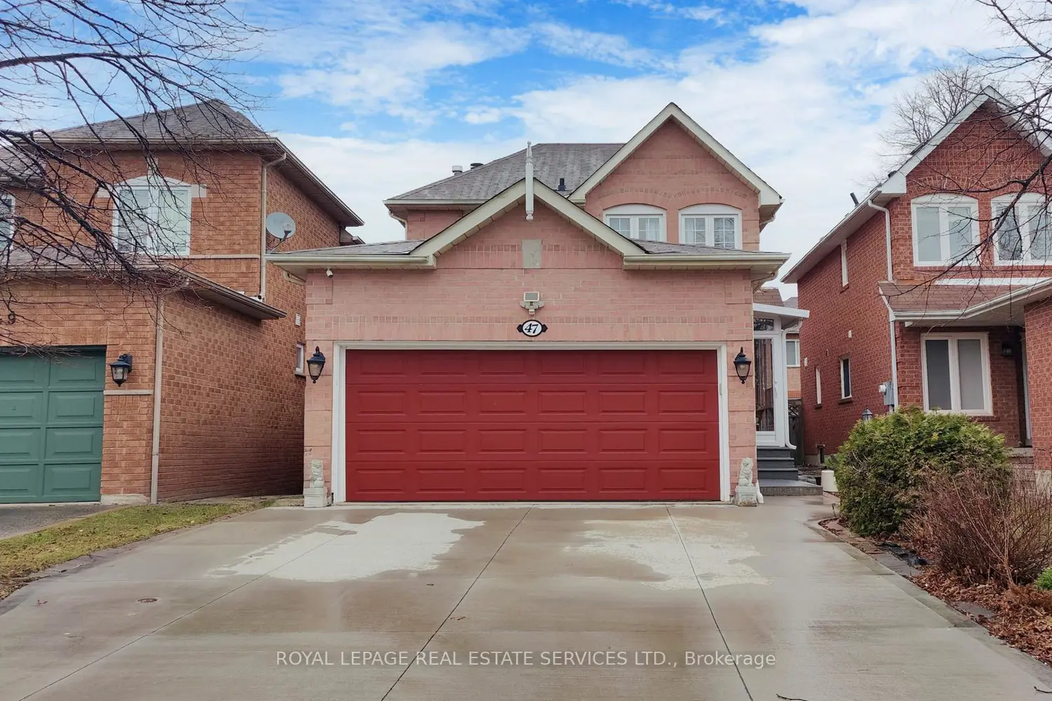 47 Hood Crescent photo 3