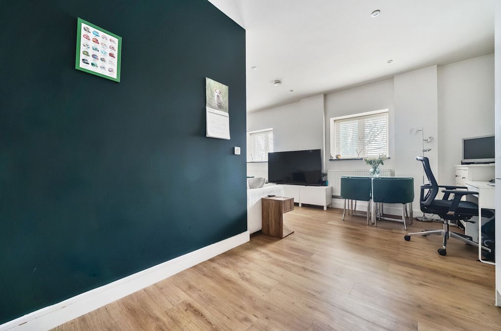 Additional image 4 of 1 bed flat for saleHindhead, Surrey GU26