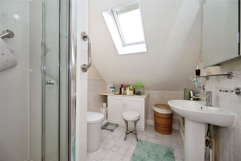 Additional image 13 of 2 bed flat for saleSea Front, Hayling Island, Hampshire PO11