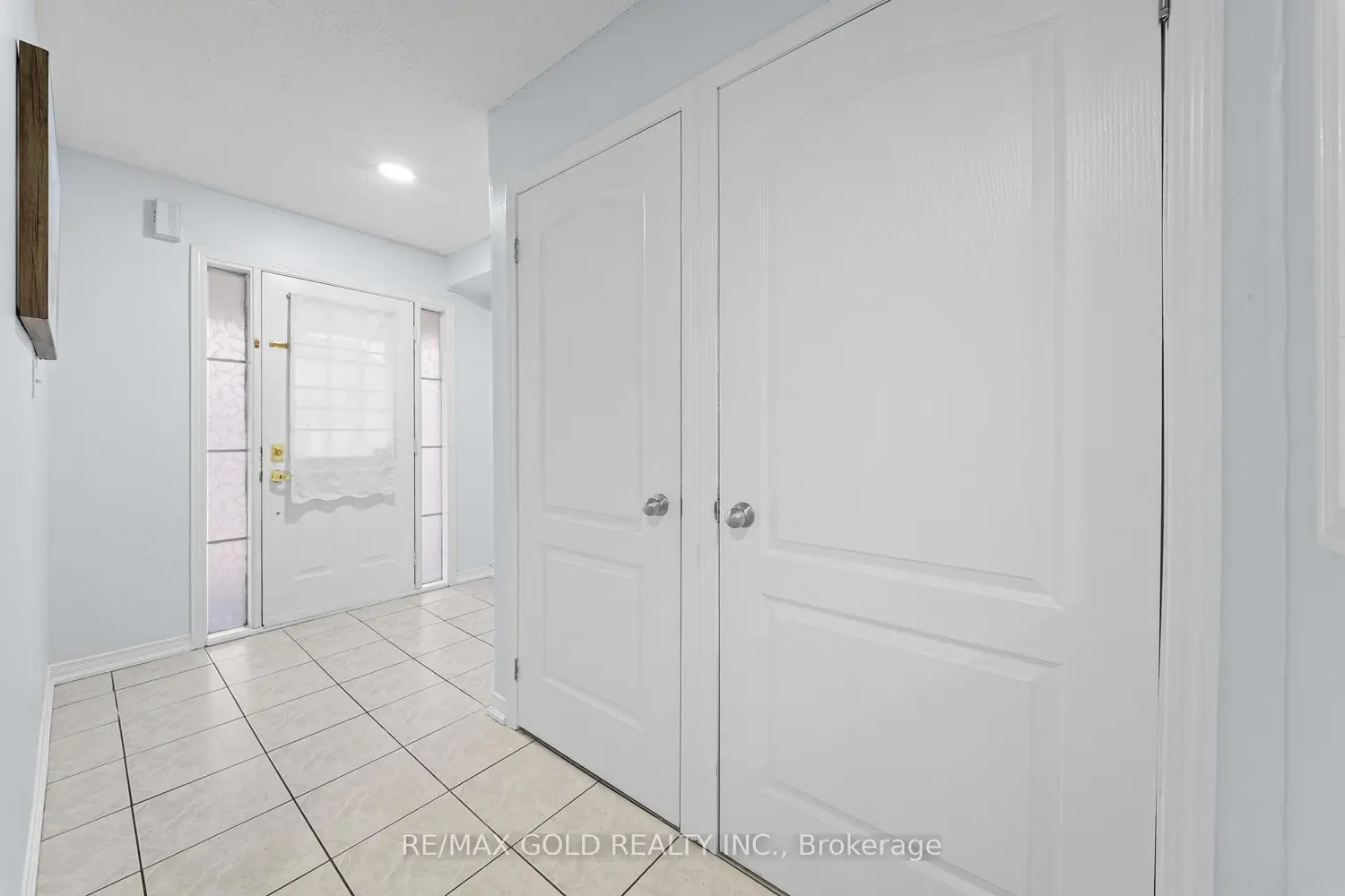 15 Revelstoke Place photo 5