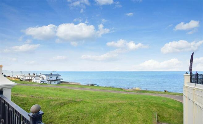 Additional image 5 of 2 bed flat for saleBeacon Hill, Herne Bay CT6