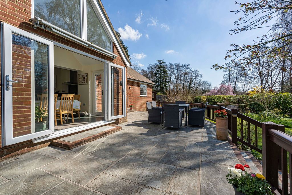 Additional image 16 of 3 bed bungalow for saleChesworth Close, Horsham, West Sussex RH13