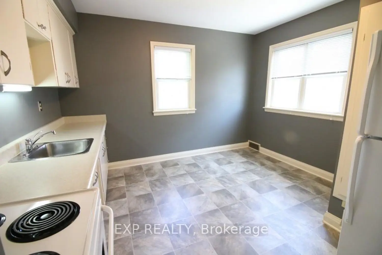 106 Haig Street photo 5