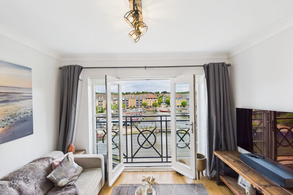 2 bed flat for saleStationers Place, Hemel Hempstead HP3