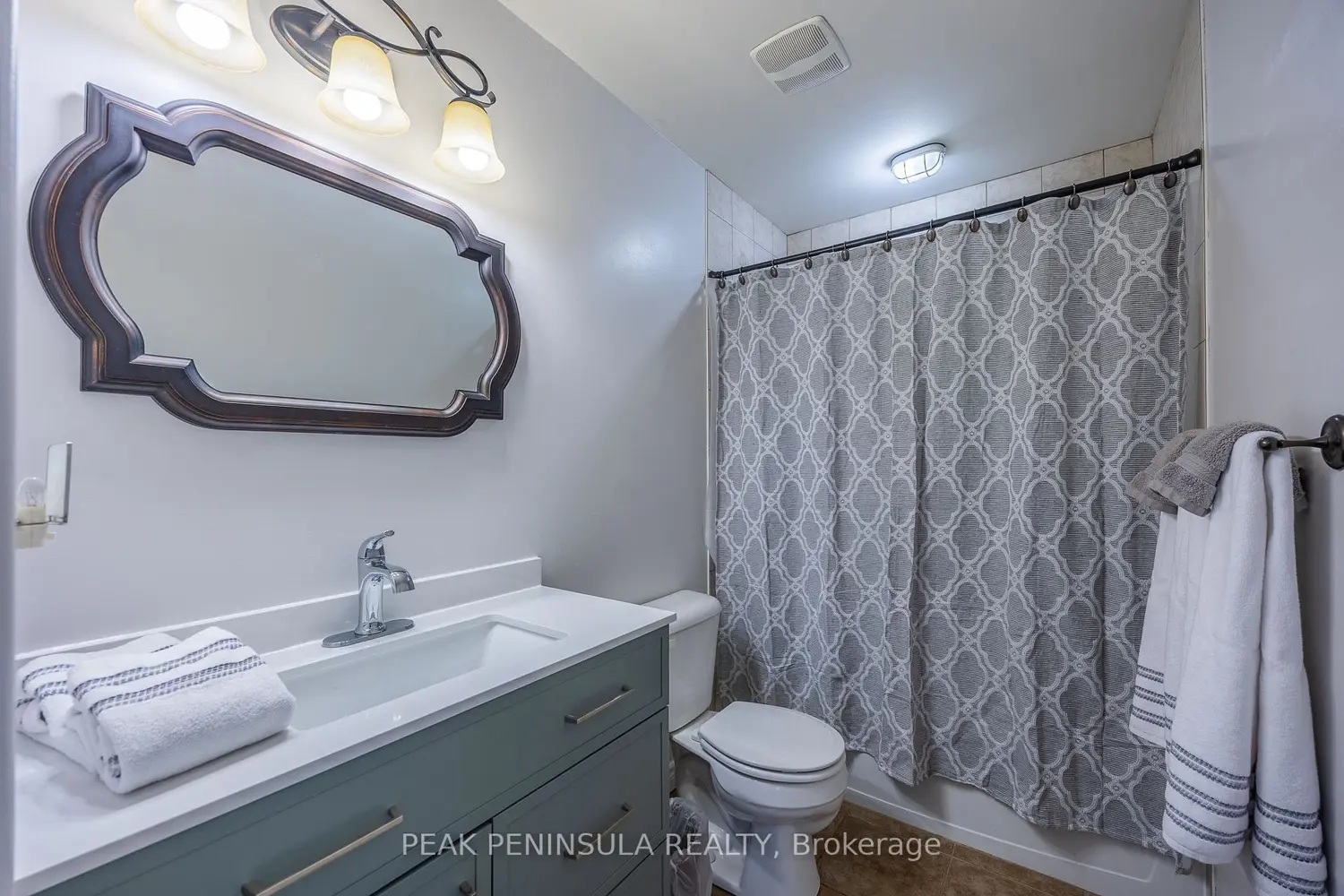 63 Upper Canada Drive photo 4