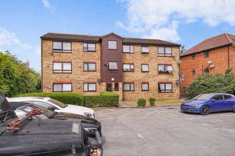 Essex Road, Chadwell Heath RM6