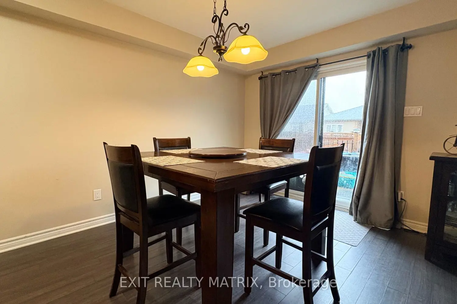 371 Trillium Circle photo 3