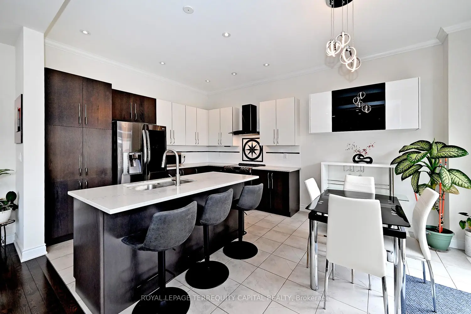 22 Walter Tunny Crescent photo 4