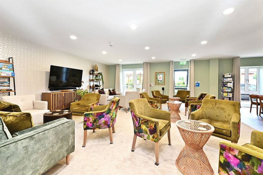 Additional image 6 of 1 bed flat for saleStation Road, Hook, Hampshire RG27