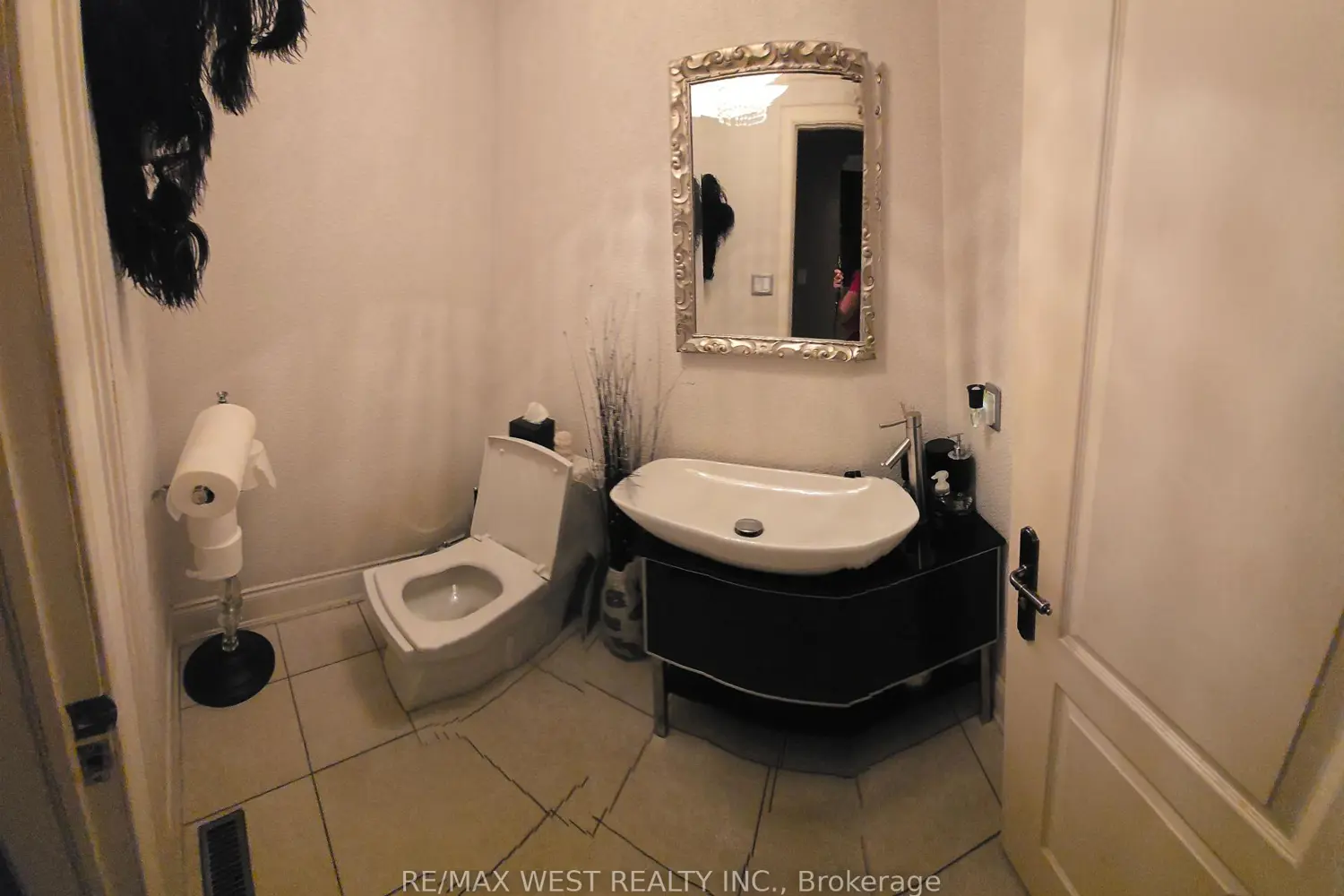 64 Kingmount Crescent photo 3