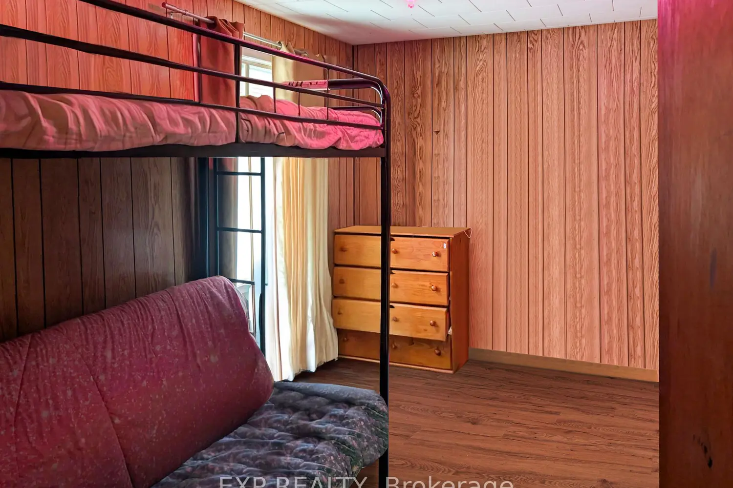 111 Taylor Avenue photo 3