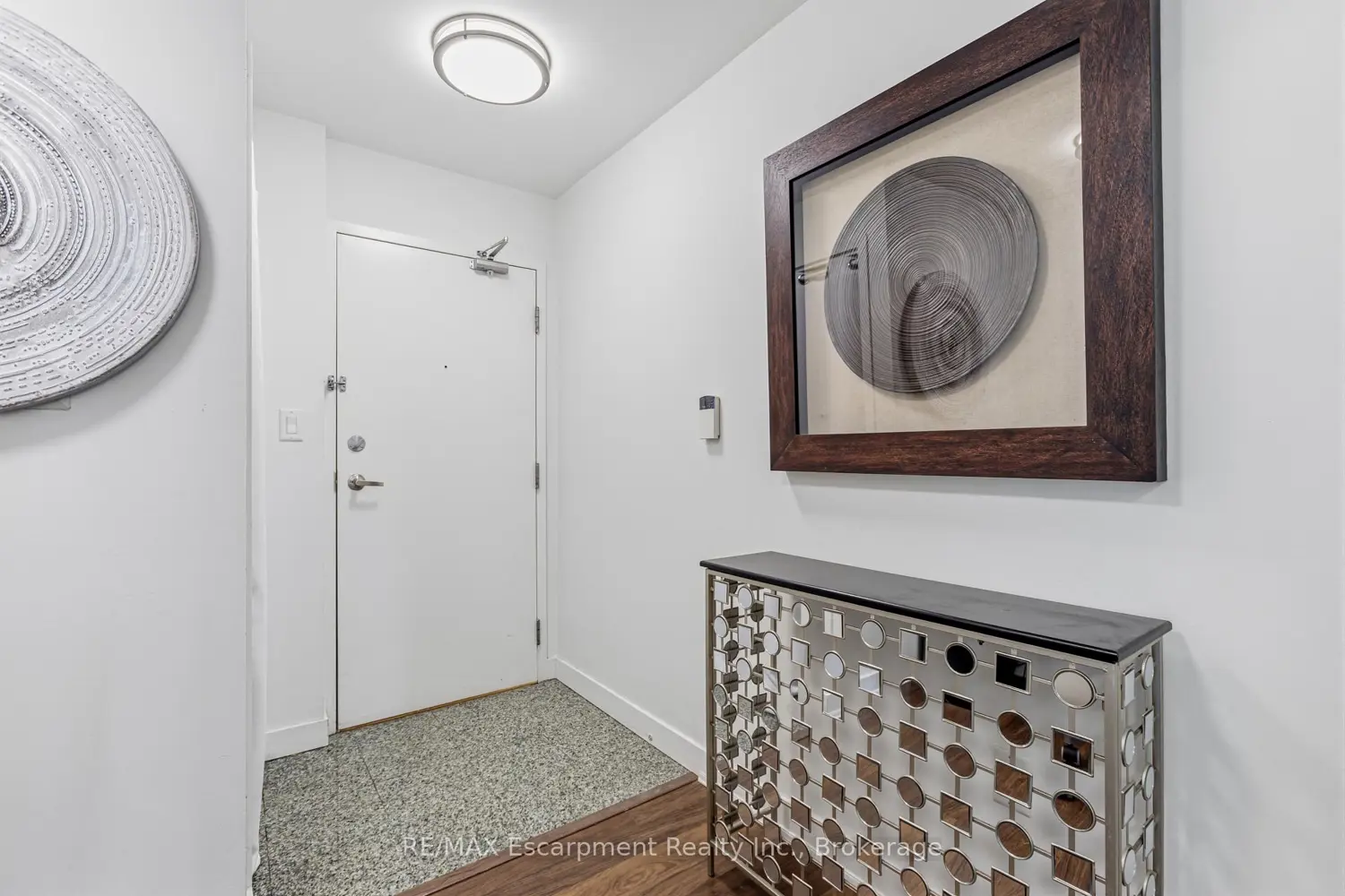 Additional image 6 of 9 Spadina Avenue 303