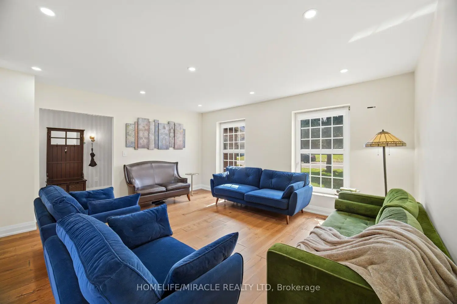 38 Leclaire Street photo 5