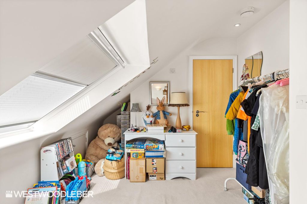 Additional image 23 of 3 bed flat for salePlomer Avenue, Hoddesdon EN11