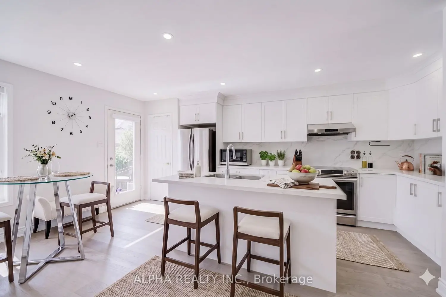 102 Roxton Road