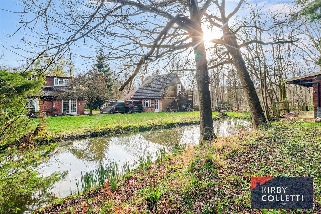 Additional image 26 of 4 bed semi-detached house for saleGoose Green, Hoddesdon EN11