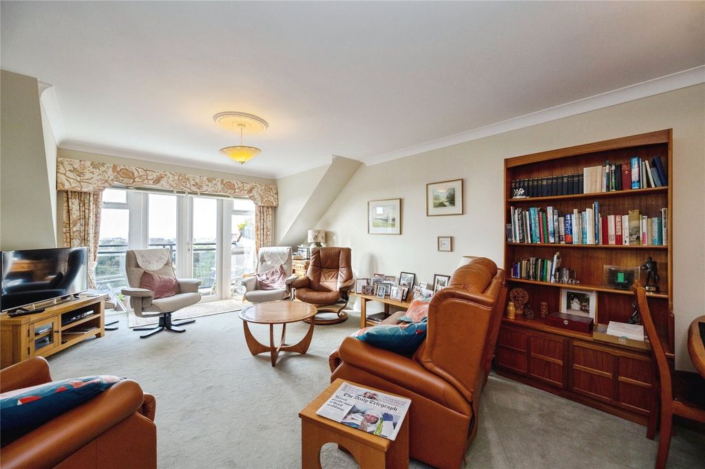 Additional image 3 of 2 bed flat for saleSea Front, Hayling Island, Hampshire PO11