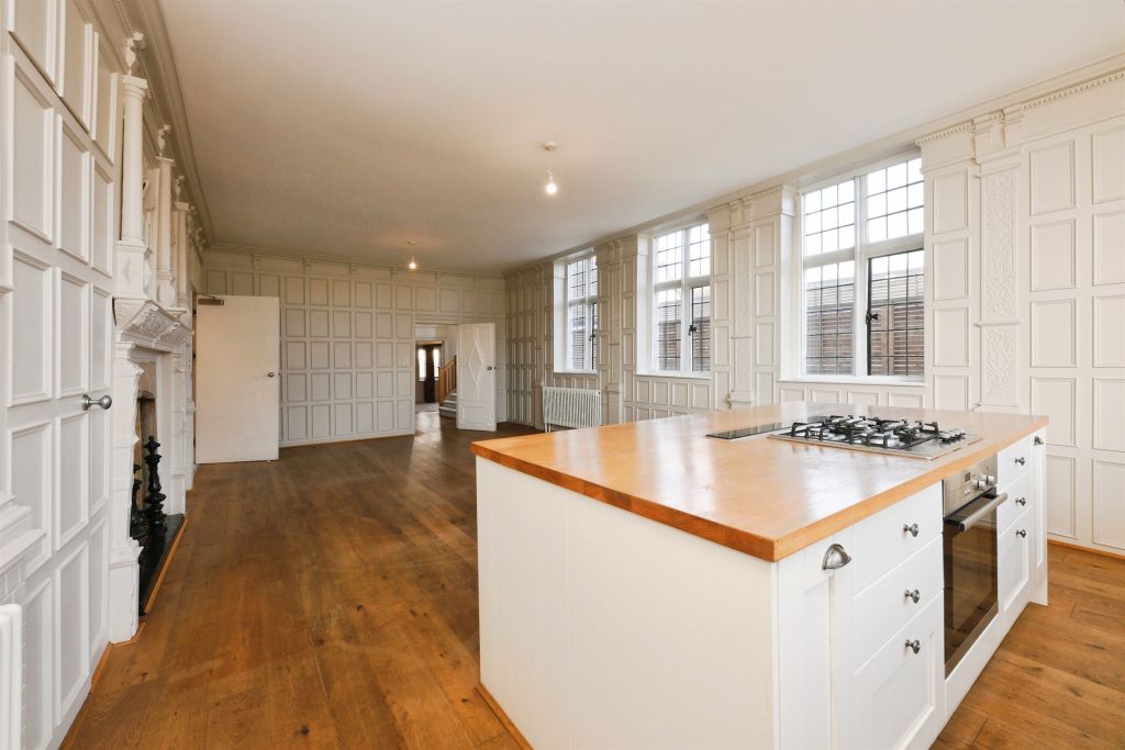 Additional image 6 of 2 bed flat for saleHigh Street, Hoddesdon EN11