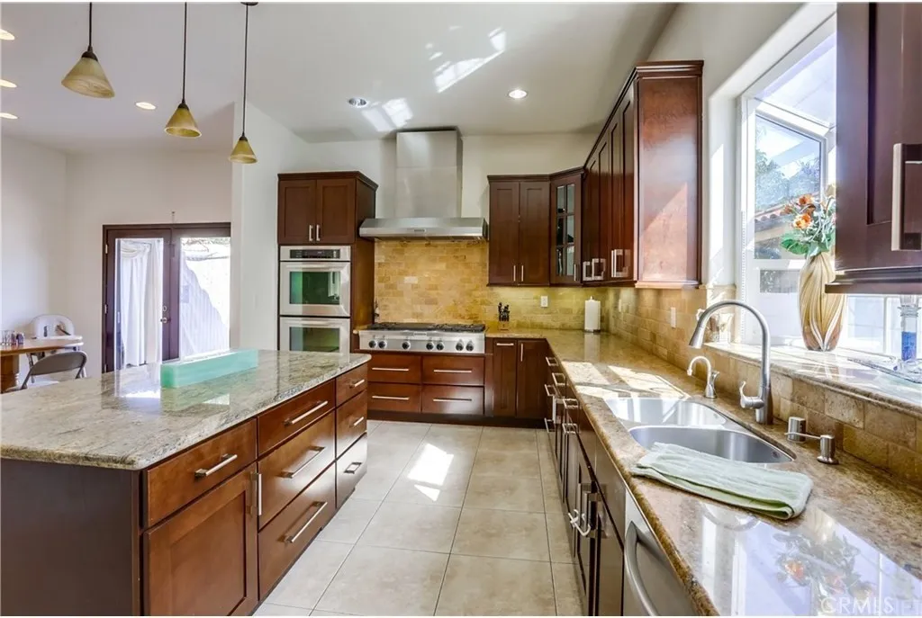 12525 Miranda Street, Valley Village, CA 91607 photo 4