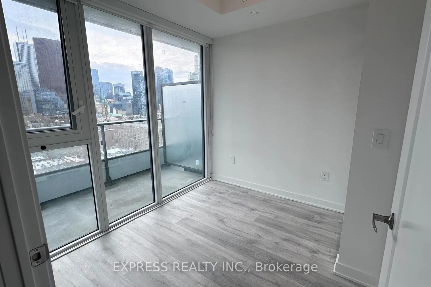 Additional image 12 of 121 Lower Sherbourne Street 1648