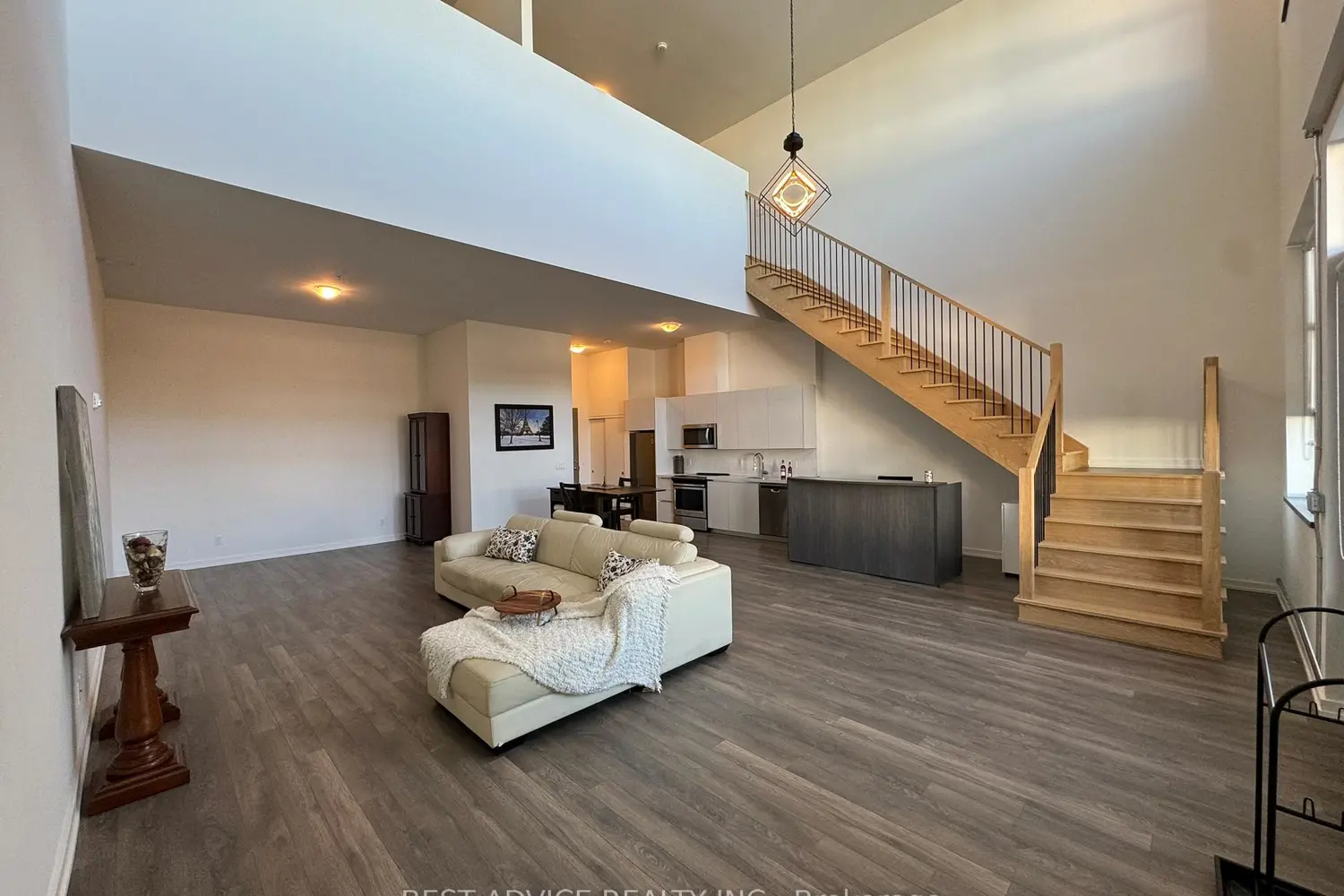 Additional image 3 of 21 Matchedash Street 102