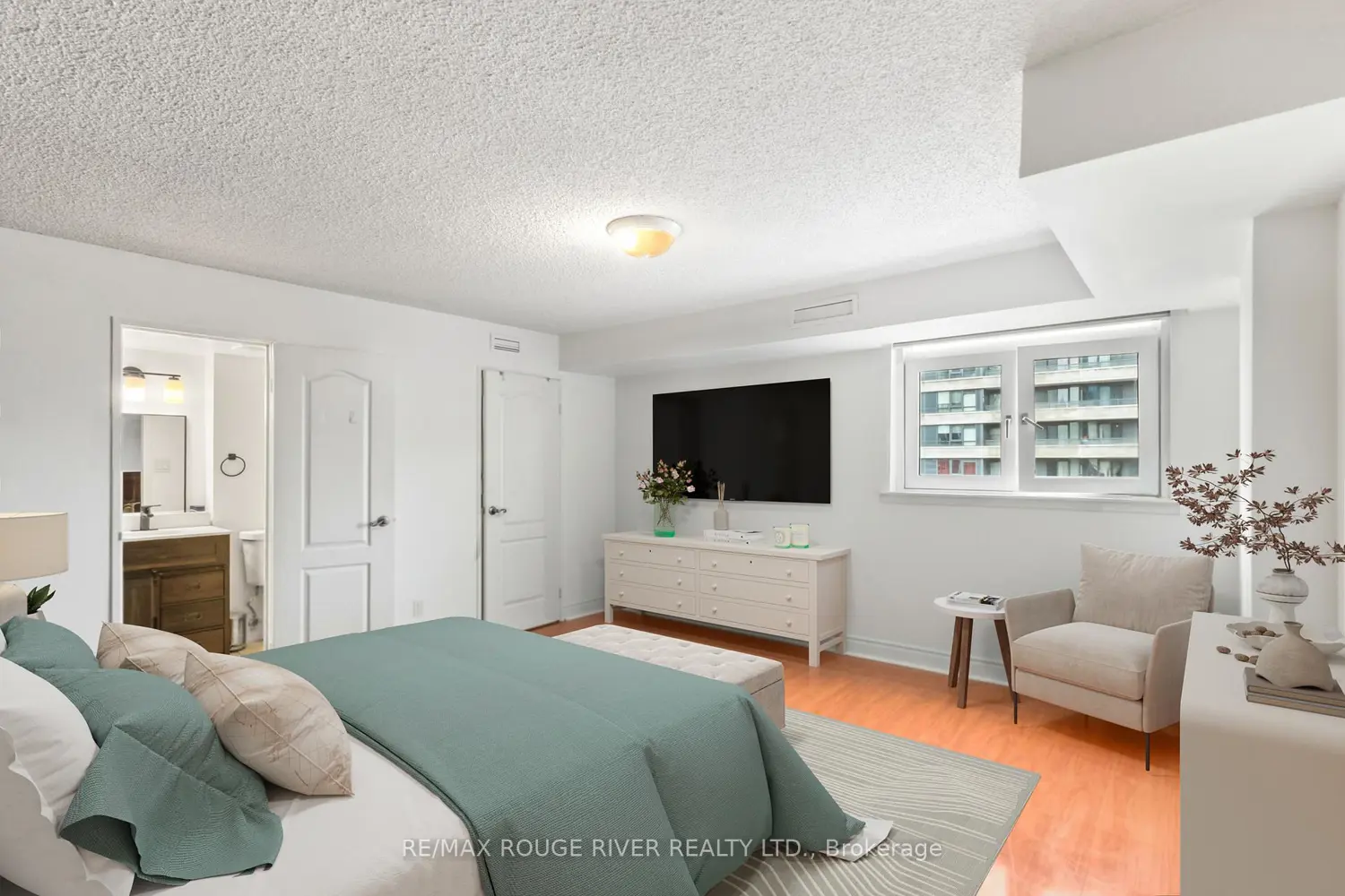 Additional image 11 of 40 Chichester Place 804