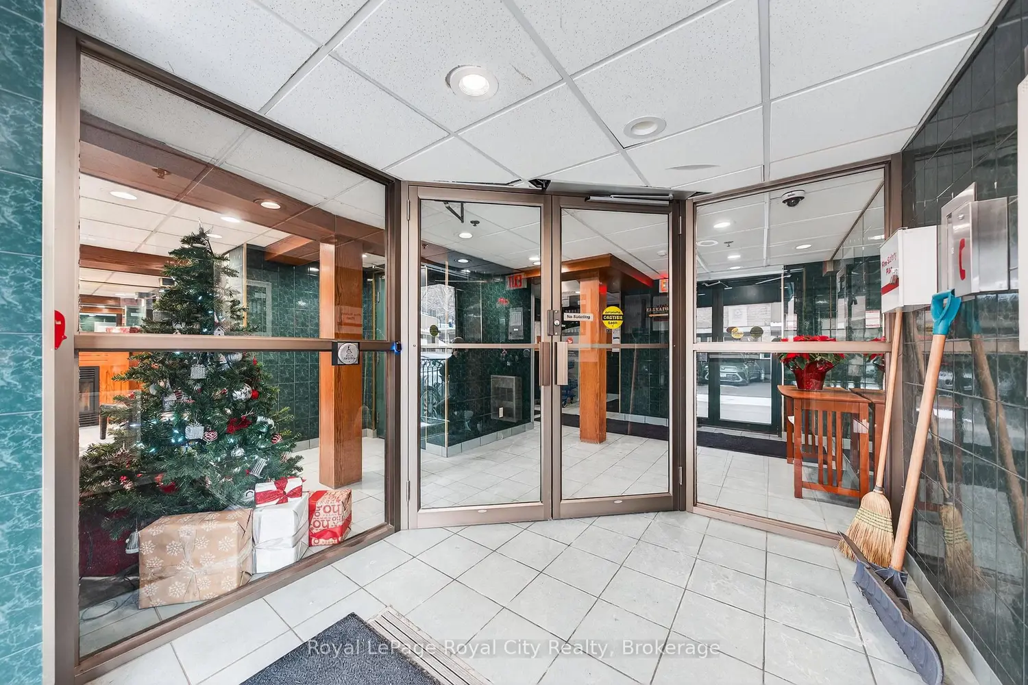 281 Bristol Street 701 photo 2