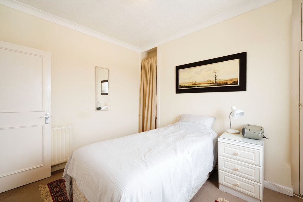 Additional image 15 of 3 bed flat for saleSea Front, Hayling Island, Hampshire PO11
