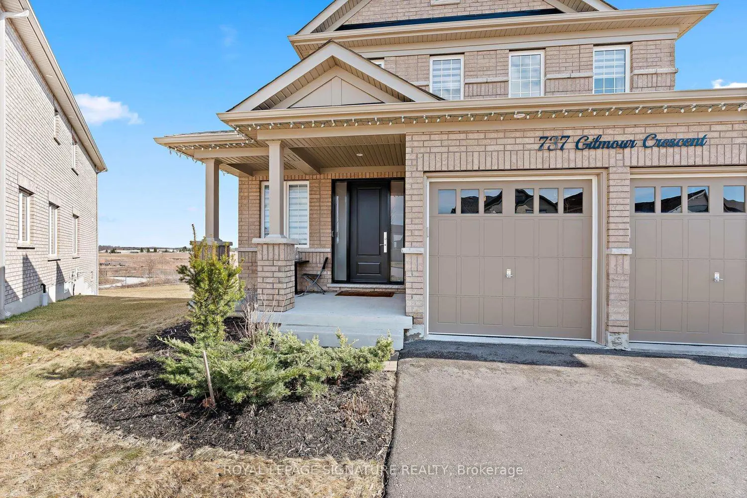 737 Gilmour Crescent
