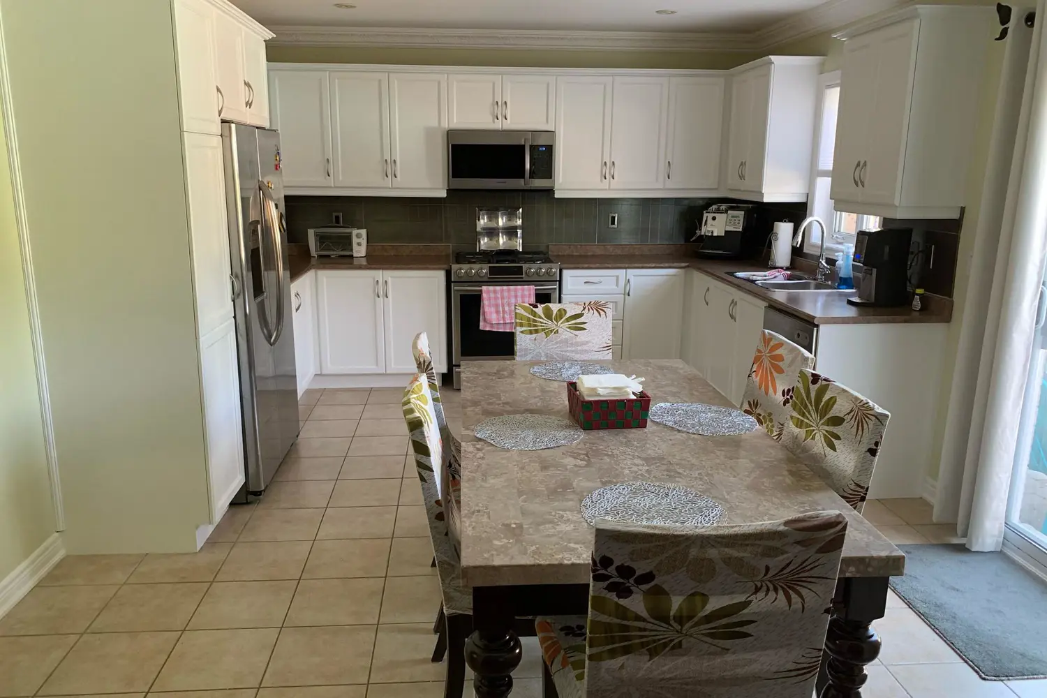 1370 Clarence Street photo 5